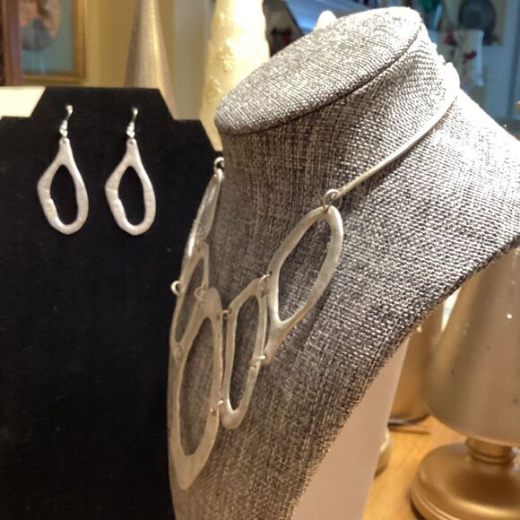 Matte Finish Silvertone Necklace and Earrings Set - Picture 5 of 5